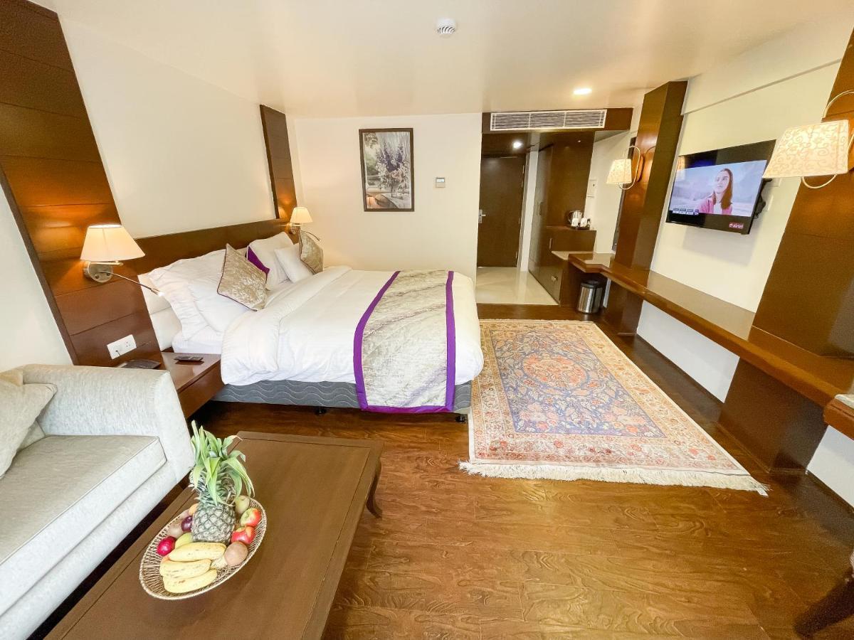 Paisley Palace Otel Srīnagar Dış mekan fotoğraf