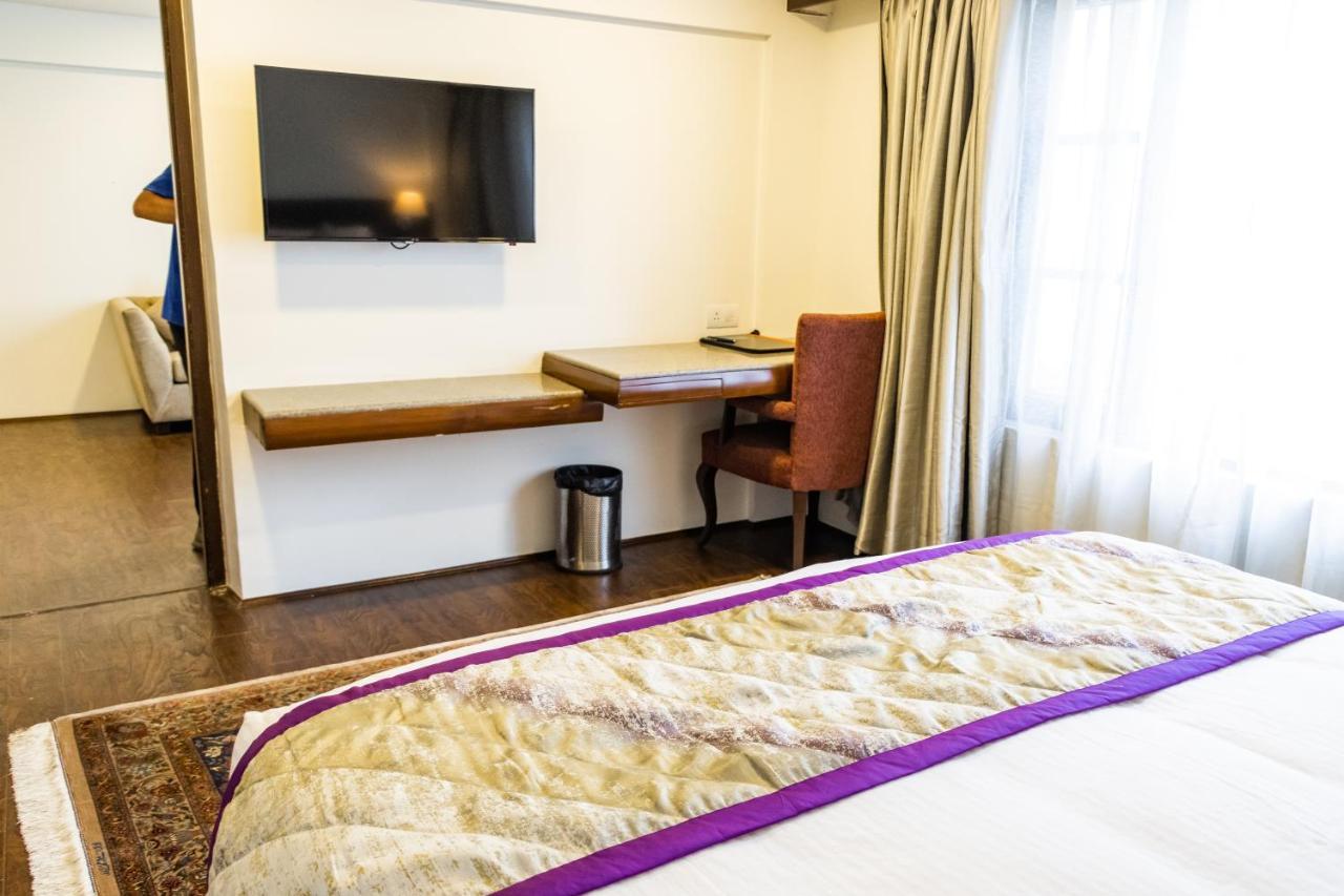 Paisley Palace Otel Srīnagar Dış mekan fotoğraf